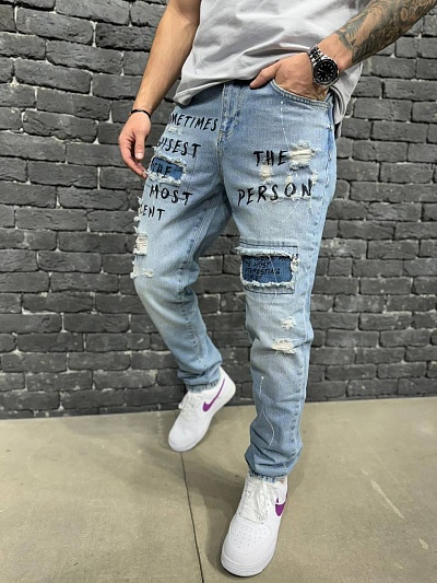 Модные джинсы с принтом